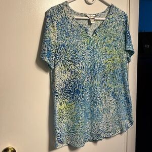 Size large short sleeve shirt